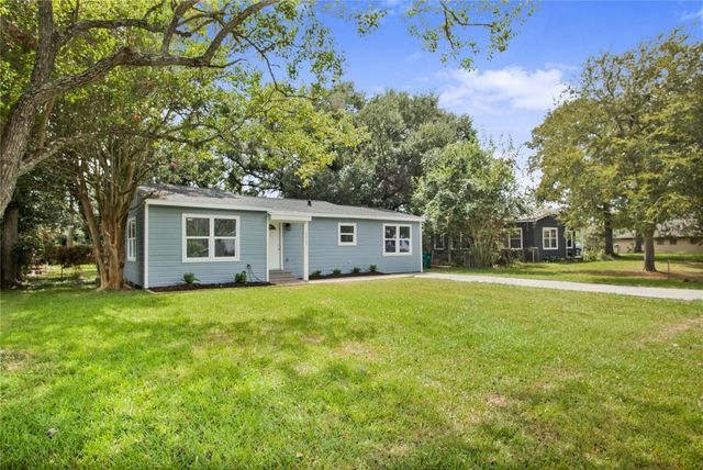 2803 S Houston Drive, La Marque, TX 77568