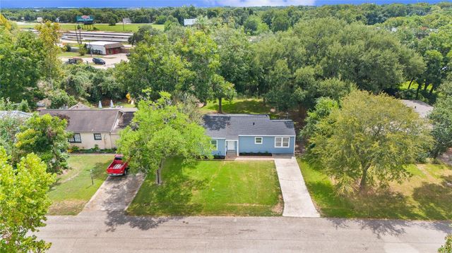 2803 S Houston Drive, La Marque, TX 77568