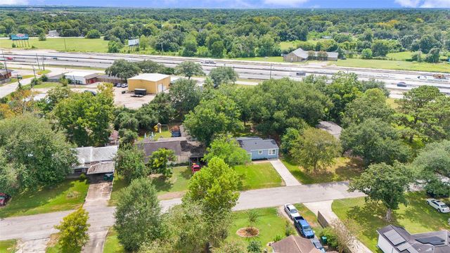 2803 S Houston Drive, La Marque, TX 77568