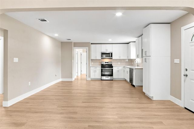 2803 S Houston Drive, La Marque, TX 77568