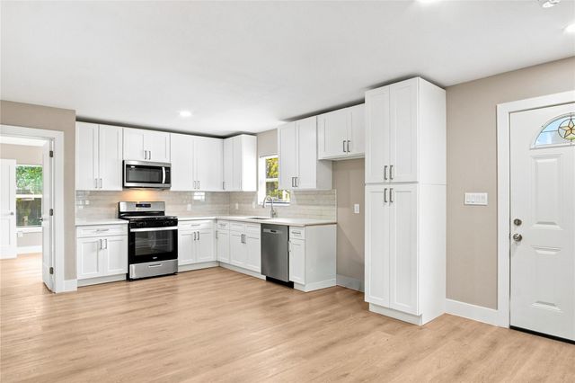 2803 S Houston Drive, La Marque, TX 77568