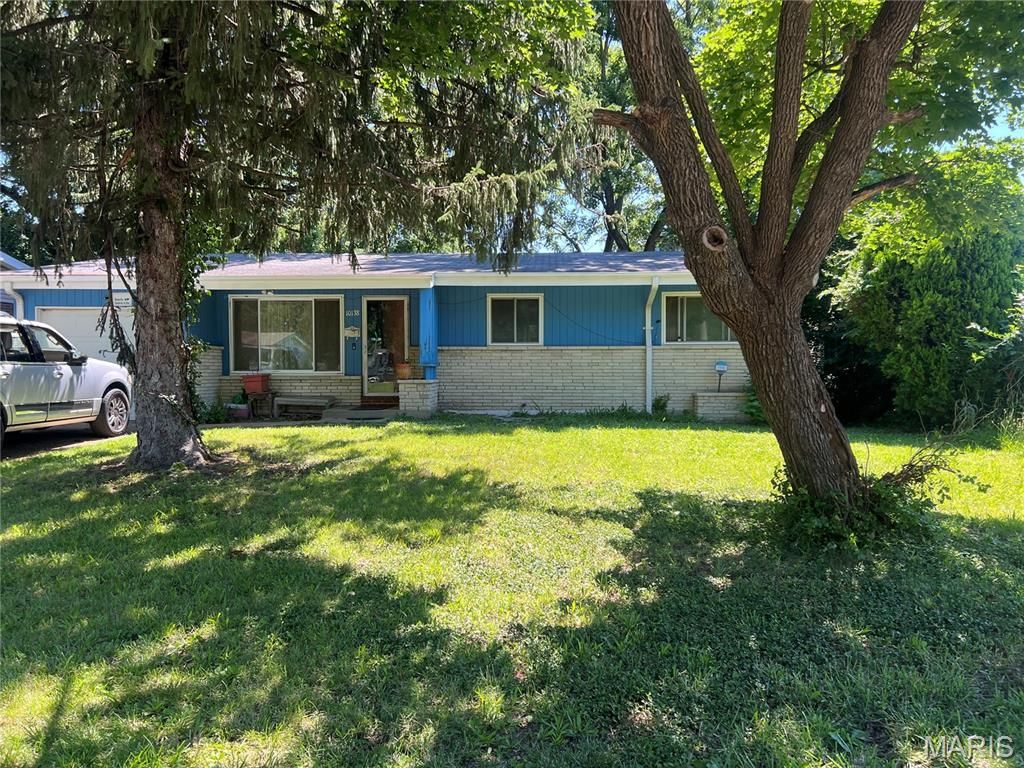 10138 Viscount Drive, St Louis, MO 63136