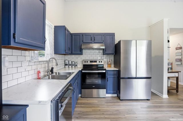 4027 Fairoaks Court, Franklin, IN 46131
