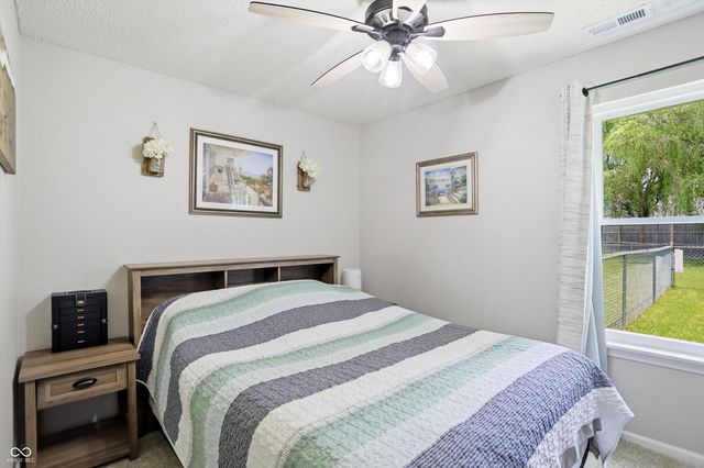 4027 Fairoaks Court, Franklin, IN 46131