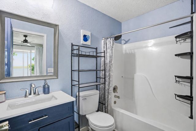4027 Fairoaks Court, Franklin, IN 46131