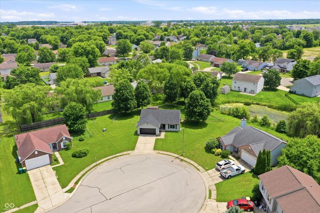 4027 Fairoaks Court, Franklin, IN 46131