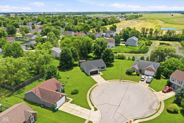 4027 Fairoaks Court, Franklin, IN 46131