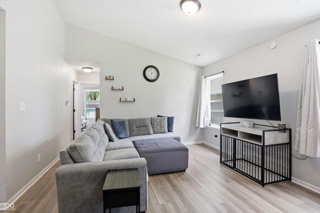 4027 Fairoaks Court, Franklin, IN 46131