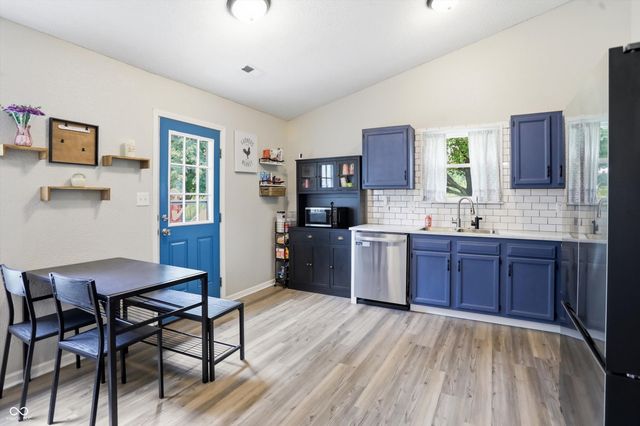 4027 Fairoaks Court, Franklin, IN 46131