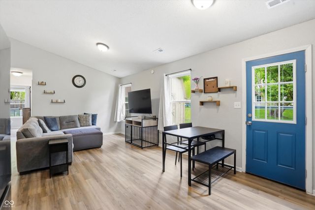 4027 Fairoaks Court, Franklin, IN 46131