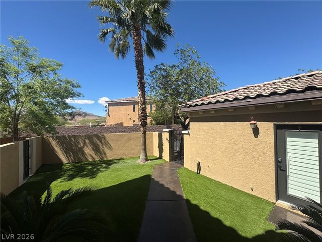 10088 Keifer Valley Street, Las Vegas, NV 89178
