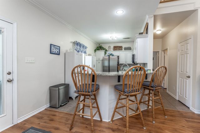 105 W 6th Street, Lindsay, TX 76250