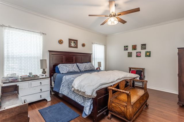 105 W 6th Street, Lindsay, TX 76250