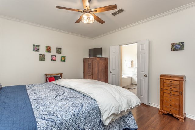 105 W 6th Street, Lindsay, TX 76250