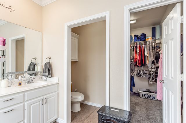 105 W 6th Street, Lindsay, TX 76250