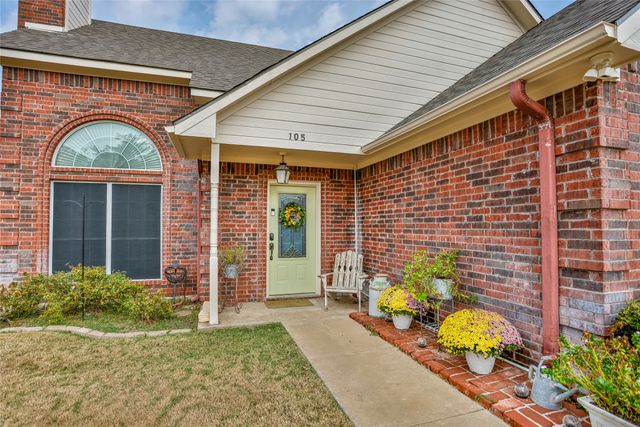 105 W 6th Street, Lindsay, TX 76250