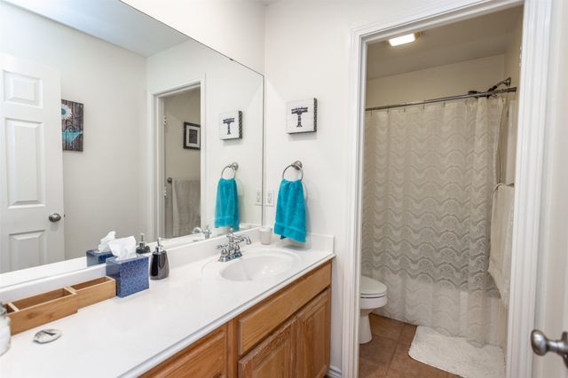 105 W 6th Street, Lindsay, TX 76250