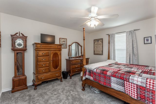 105 W 6th Street, Lindsay, TX 76250