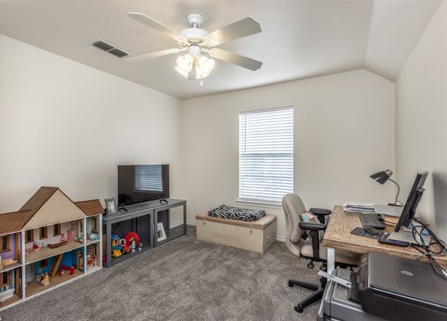 105 W 6th Street, Lindsay, TX 76250