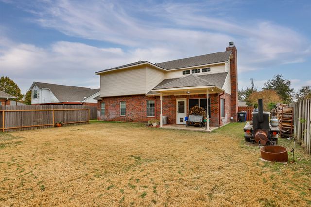 105 W 6th Street, Lindsay, TX 76250