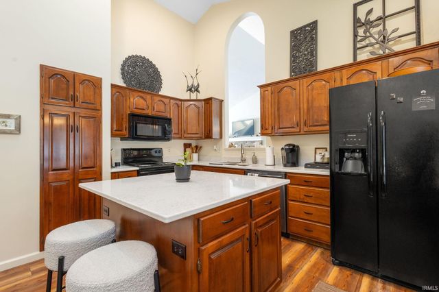 51151 Huntington Lane, Granger, IN 46530