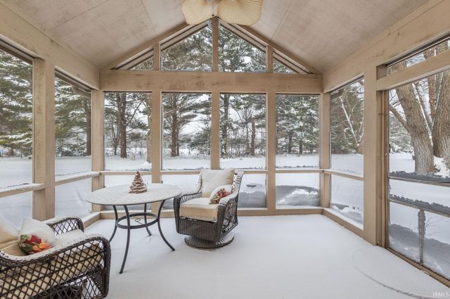 51151 Huntington Lane, Granger, IN 46530