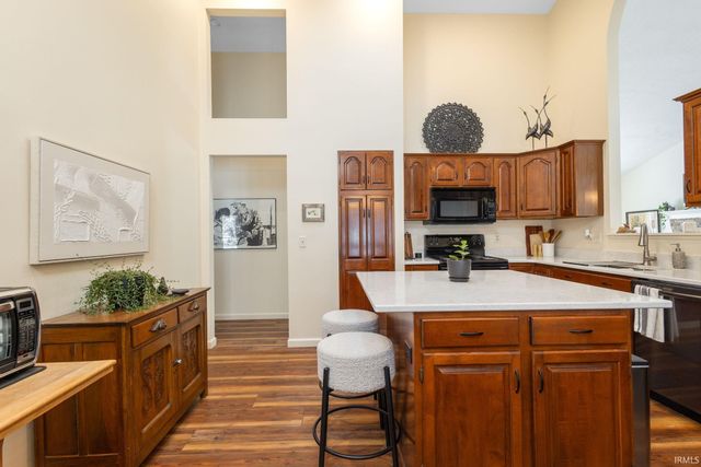 51151 Huntington Lane, Granger, IN 46530