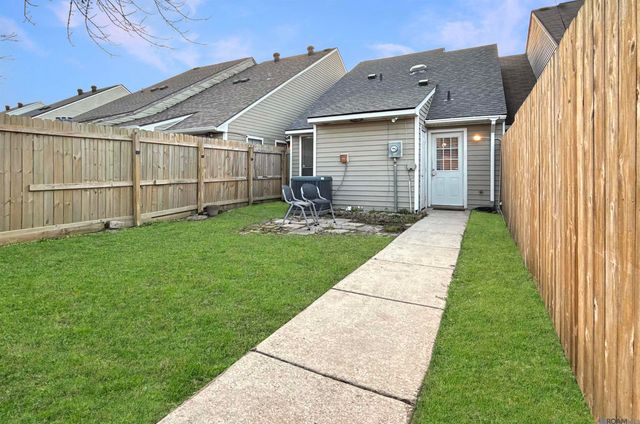 5321 Sleepy Hollow Dr, Baton Rouge, LA 70817