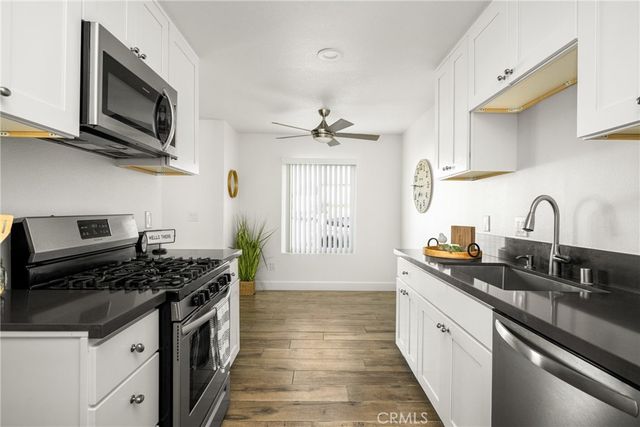 700 W La Veta I11, Orange, CA 92868