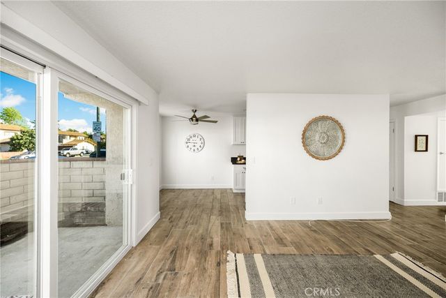 700 W La Veta I11, Orange, CA 92868