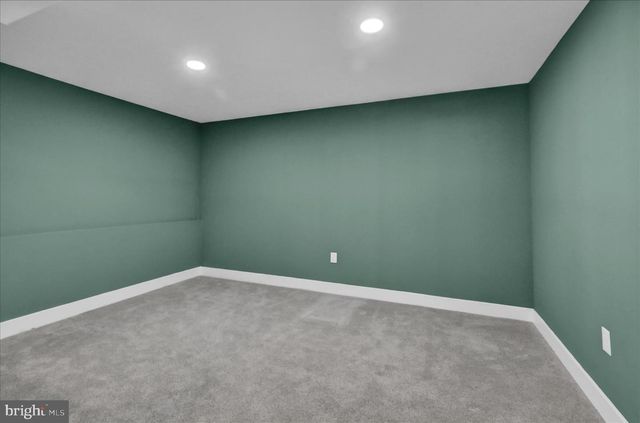 645 MARTIN DR, Avondale, PA 19311
