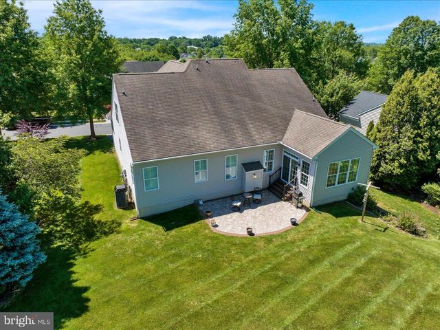 645 MARTIN DR, Avondale, PA 19311