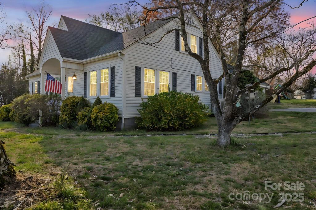 1109 Wildwood Road NE, Lenoir, NC 28645