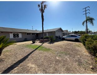 2924 W Mcfadden Avenue, Santa Ana, CA 92704