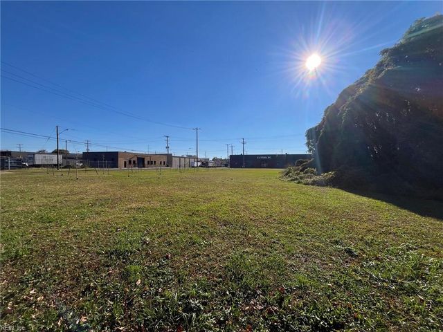 915 W 26th ST, Norfolk, VA 23517