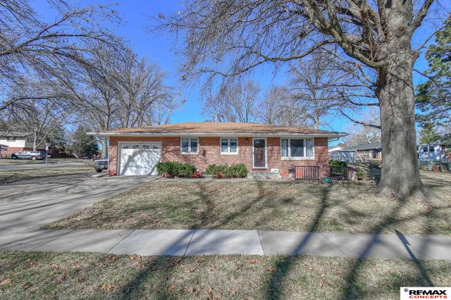 841 Aspen Lane, Lincoln, NE 68510