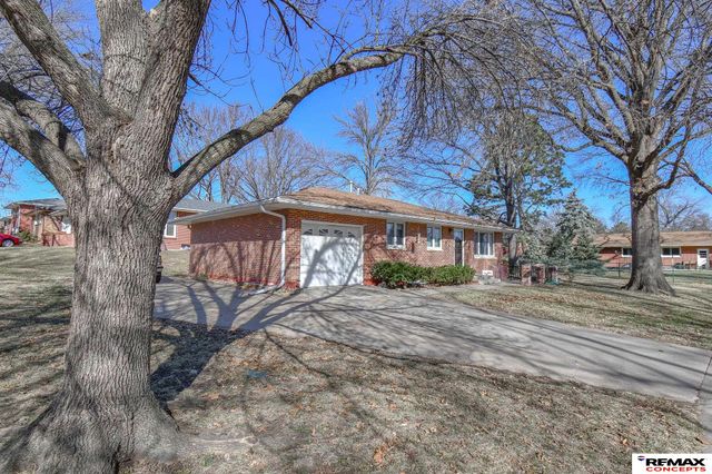 841 Aspen Lane, Lincoln, NE 68510