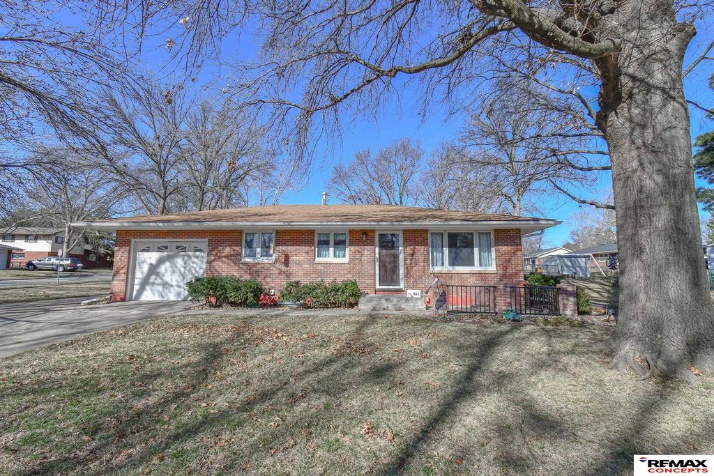 841 Aspen Lane, Lincoln, NE 68510