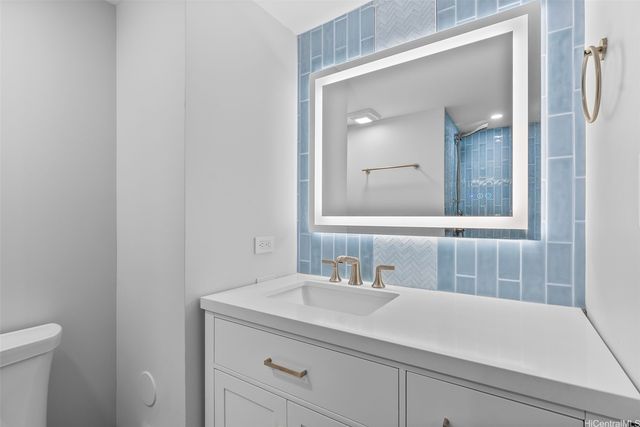 3015 Kalakaua Avenue 201, Honolulu, HI 96815