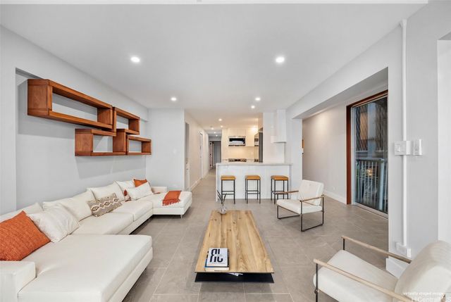 3015 Kalakaua Avenue 201, Honolulu, HI 96815