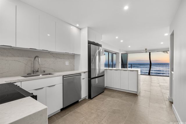 3015 Kalakaua Avenue 201, Honolulu, HI 96815