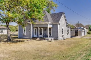 706 S Walnut Street, Venus, TX 76084