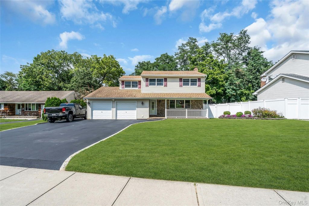 19 Opal Court, Hauppauge, NY 11788 — exterior
