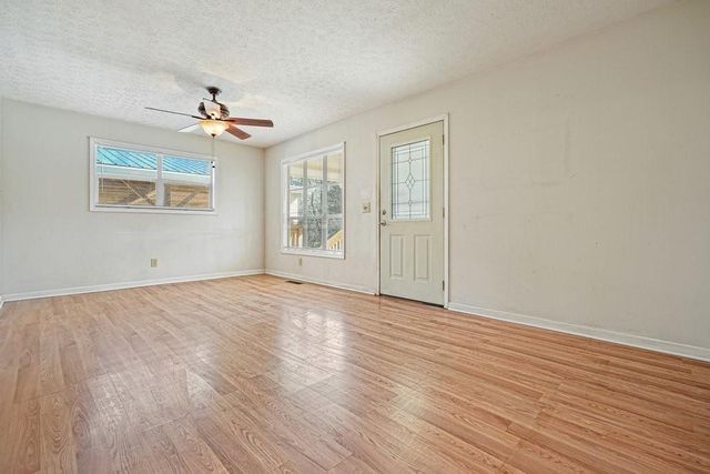 4646 W Lakeshore Drive, Acworth, GA 30101