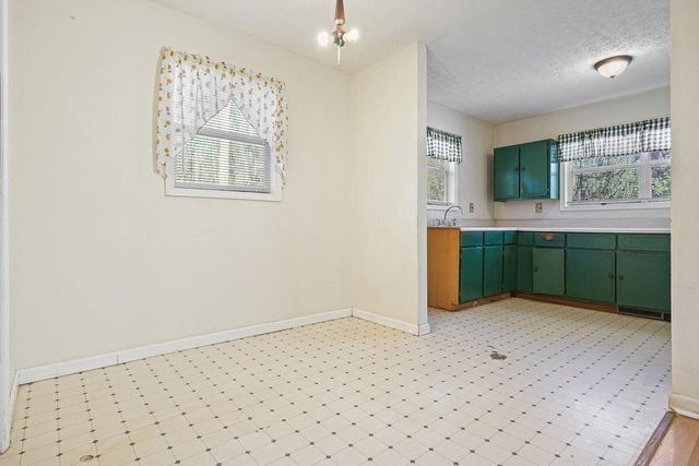 4646 W Lakeshore Drive, Acworth, GA 30101