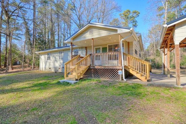 4646 W Lakeshore Drive, Acworth, GA 30101