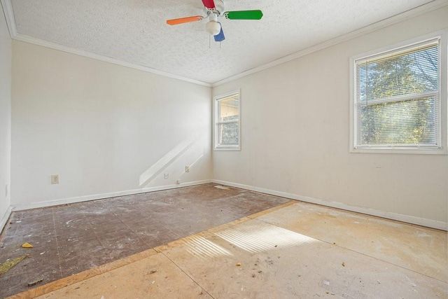 4646 W Lakeshore Drive, Acworth, GA 30101