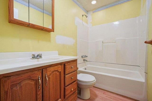 4646 W Lakeshore Drive, Acworth, GA 30101