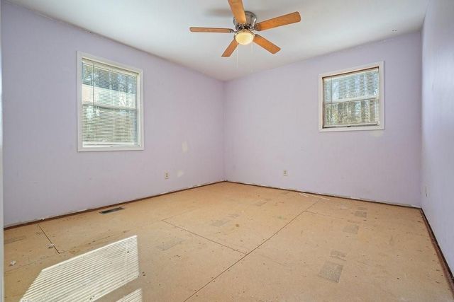 4646 W Lakeshore Drive, Acworth, GA 30101