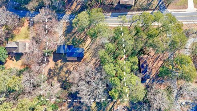 4646 W Lakeshore Drive, Acworth, GA 30101